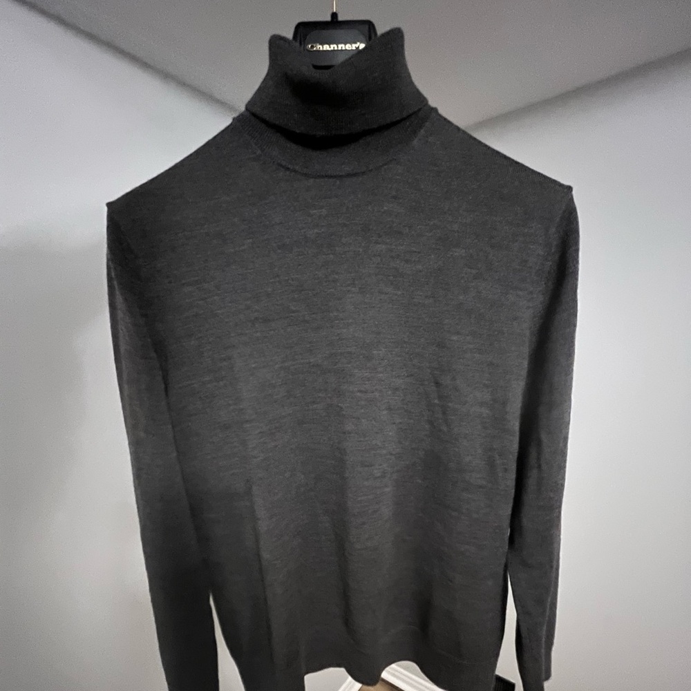 Banana Republic Turtleneck Sweater 100% merino wool
